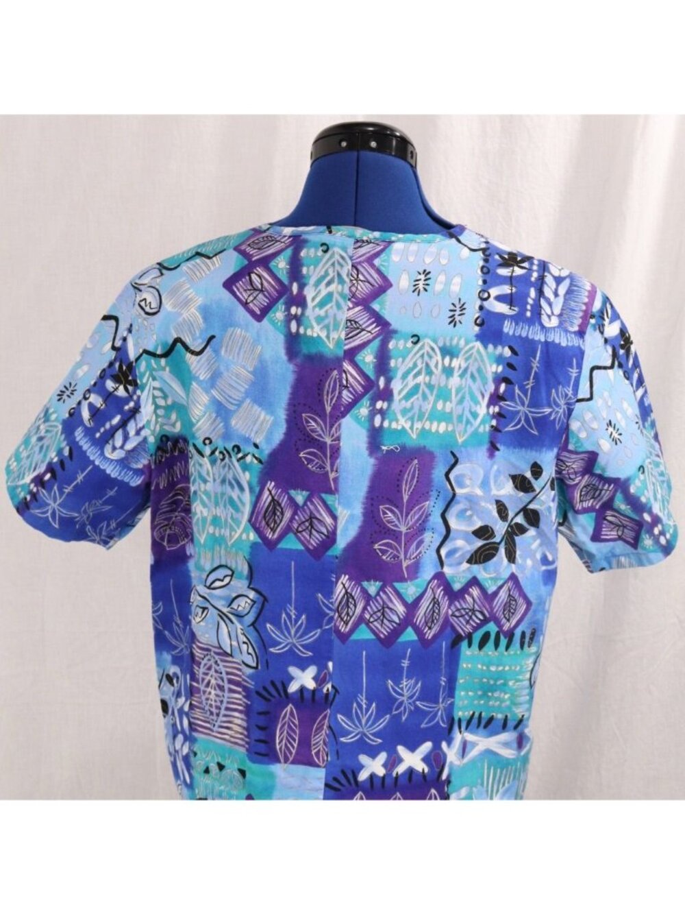 Scrub Top Women S Blue Abstract Patchwork Tribal Boho Y2K Festival Motif Shirt - Picture 10 of 12